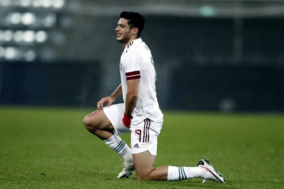 Jiménez fue convocado por México y se perdió el juego ante Jamaica en el Estadio Azteca.