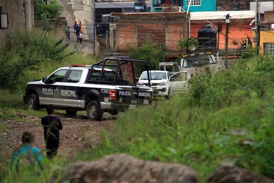 Las víctimas fueron asesinadas alrededor de las 14:00 horas en un Fiat Uno 2018 blanco, en la esquina de Álamo y Bugambilias.