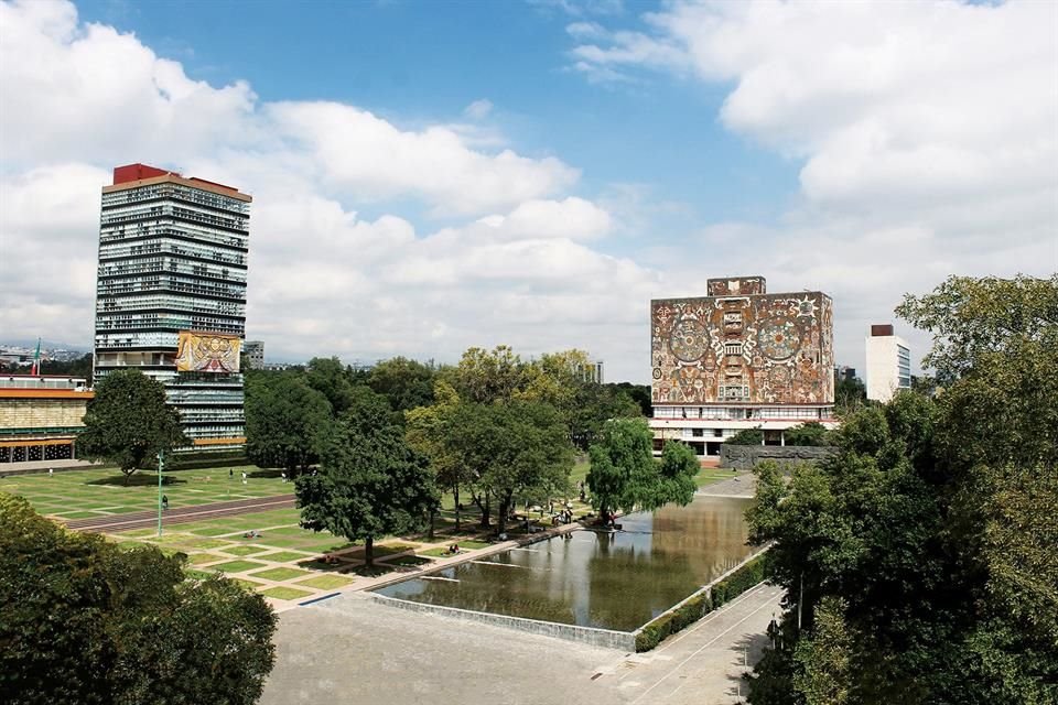 AMLO sostuvo que la UNAM 'se derechizó' en periodo neoliberal.