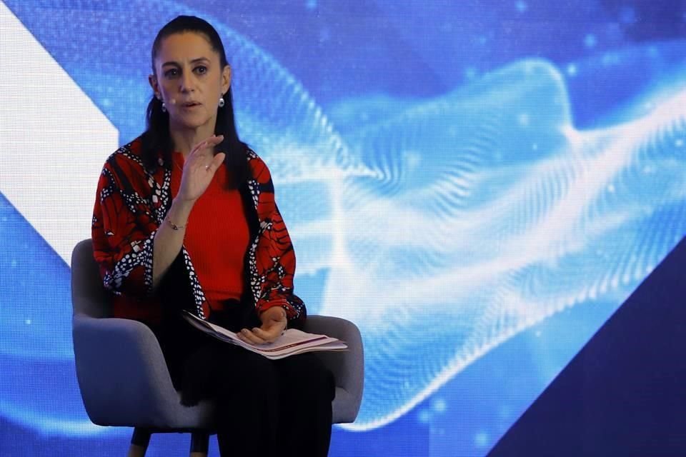 La Jefa de Gobierno asistió hoy a la toma de protesta de la morenista Indira Vizcaíno como Gobernadora de Colima; la Mandataria estuvo en Campeche, Guanajuato y BC.