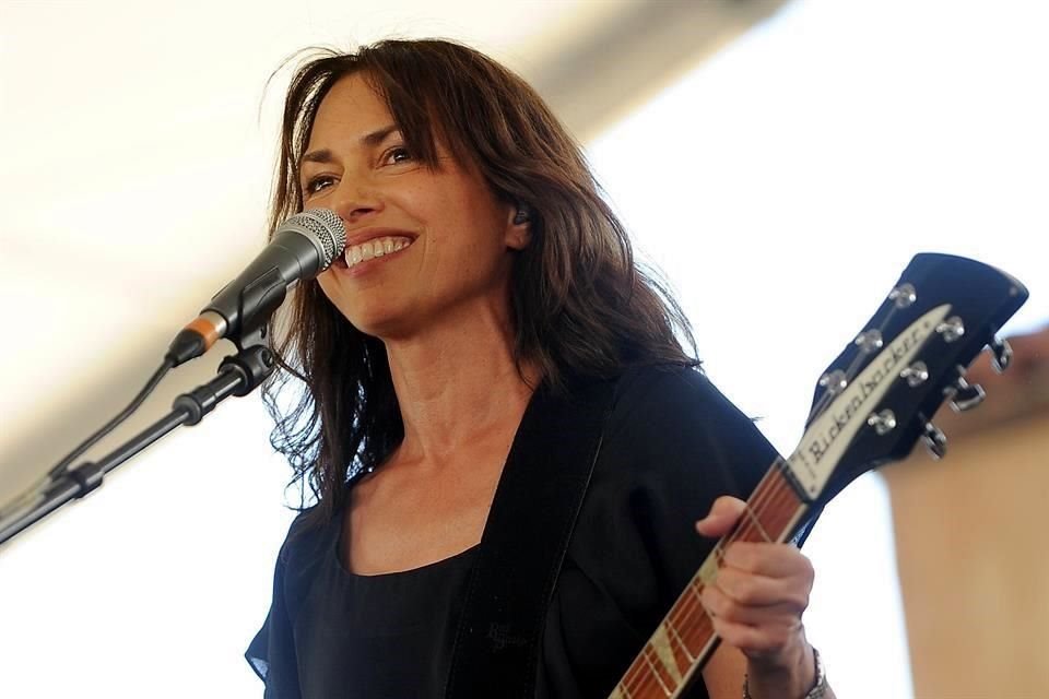 Susanna Hoffs, vocalista de la banda de los 80 The Bangles, cautivó a sus 62 años a millennials.