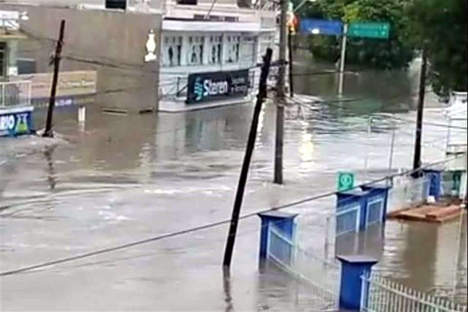 Las inundaciones se registraron en Ciudad Cooperativa Cruz Azul.