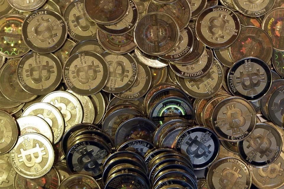 En las primeras operaciones europeas, el bitcoin operaba por sobre los 46 mil dólares, después de caer hasta un 18 por ciento en la jornada previa.