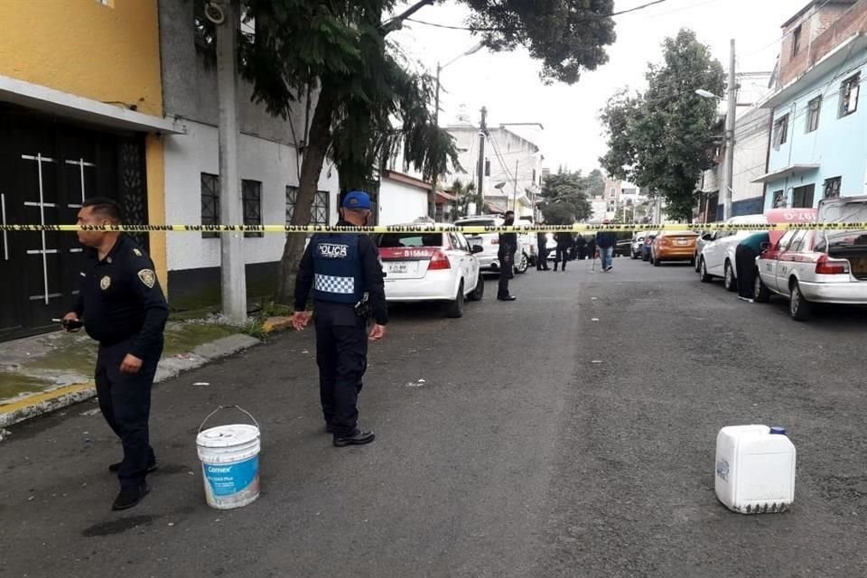 Con un disparo en la cabeza fue asesinado a tiros un hombre, en la Colonia Granjas Navidad, Cuajimalpa; el agresor escapó.