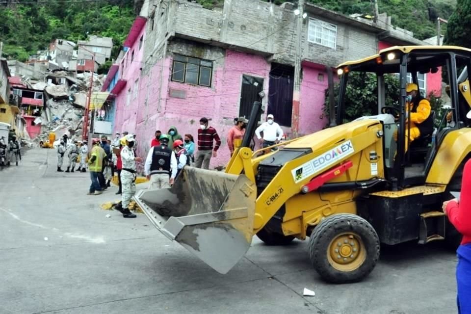 Ya se trabaja para desalojar 178 viviendas en riesgo en cerro del Chiquihuite, informó el Gobernador del Edomex.