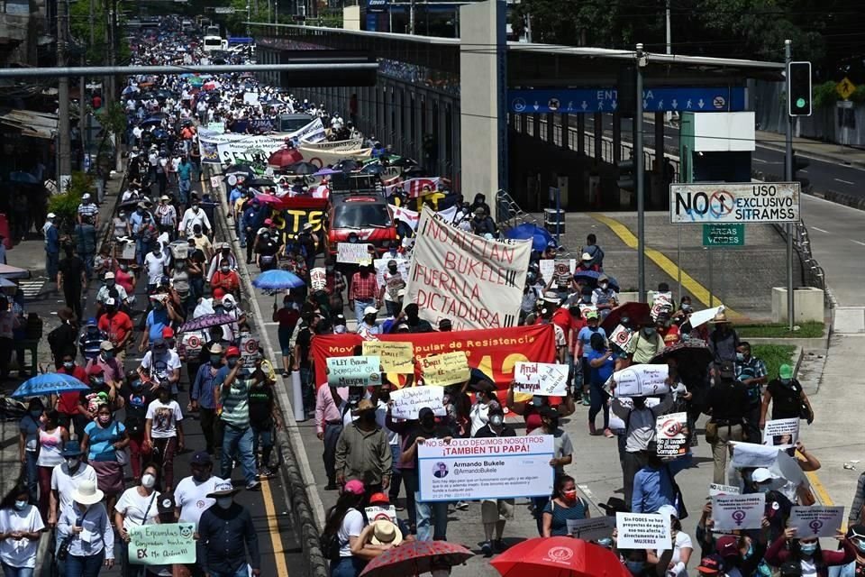 La manifestación es la primera de este nivel contra Bukele.