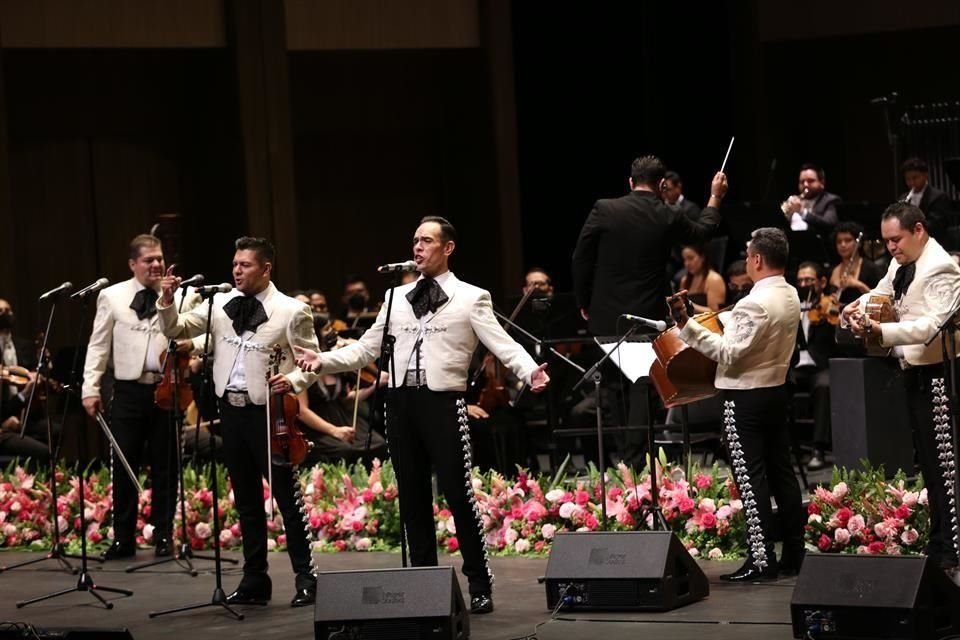 Durante la gala 2021 del  el Encuentro Internacional del Mariachi y la Charrería.