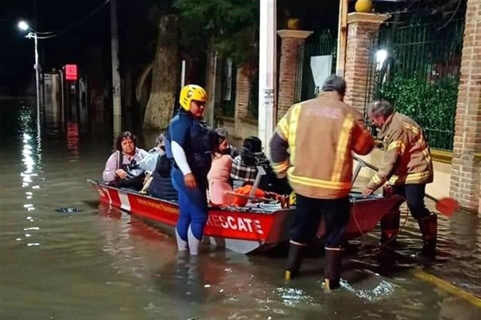 Según las autoridades, hasta este domingo continuaban con la evacuación en las zonas de riesgo.