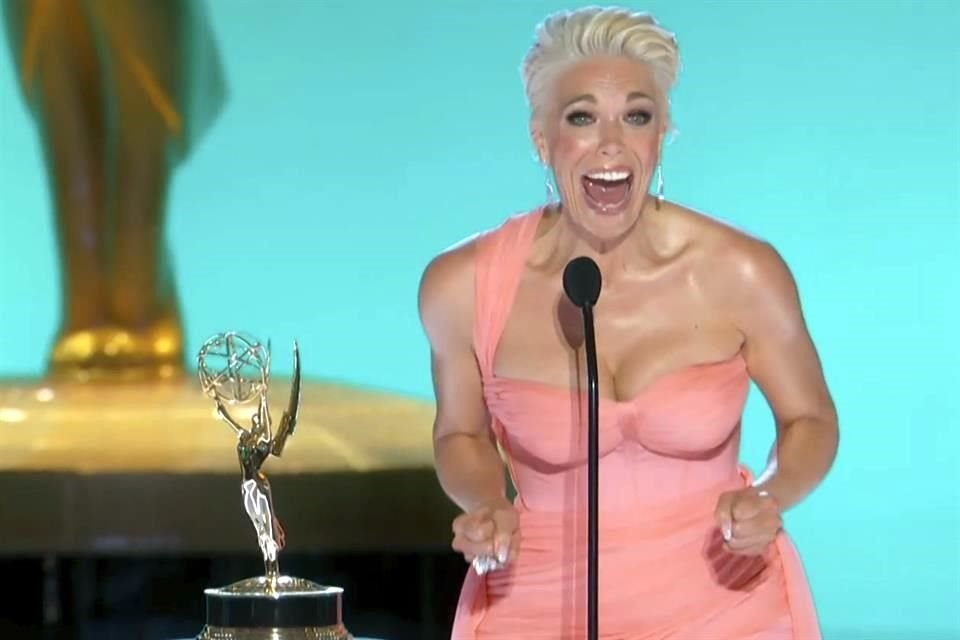 La gala presencial de los Premios Emmy 2021, en medio de la pandemia, arrancó con fuerza. Hannah Waddingham (en foto) ganó como Mejor Actriz de Reparto en una Serie de Comedia.