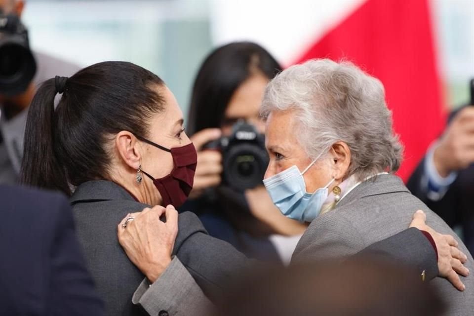 Claudia Sheinbaum, Jefa de Gobierno capitalina, y Olga Sánchez Cordero, presidenta del Senado.