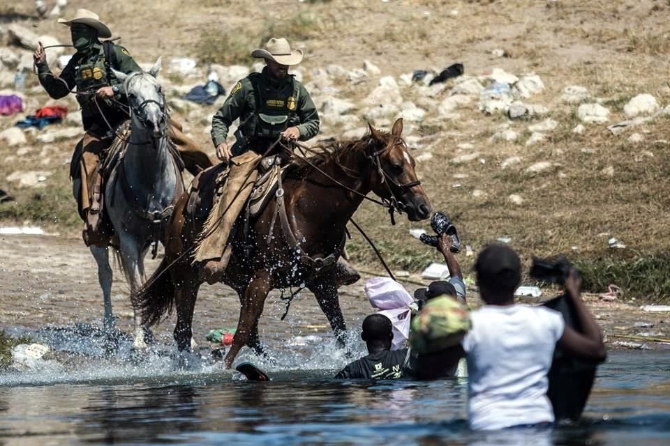 El Gobierno de Biden fue duramente cuestionado luego que se viera a los agentes de la Patrulla Fronteriza utilizar látigos para disuadir a los migrantes.
