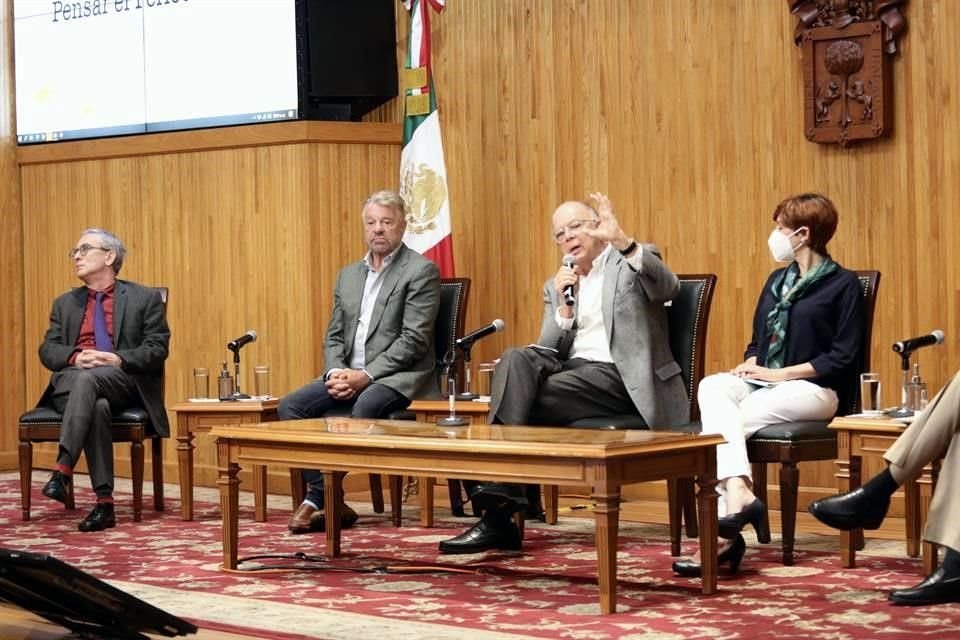 El historiador Enrique Krauze participó en el foro 'Los Desafíos de la Libertad de Expresión, hoy', que se realiza en el Paraninfo Enrique Díaz de León.