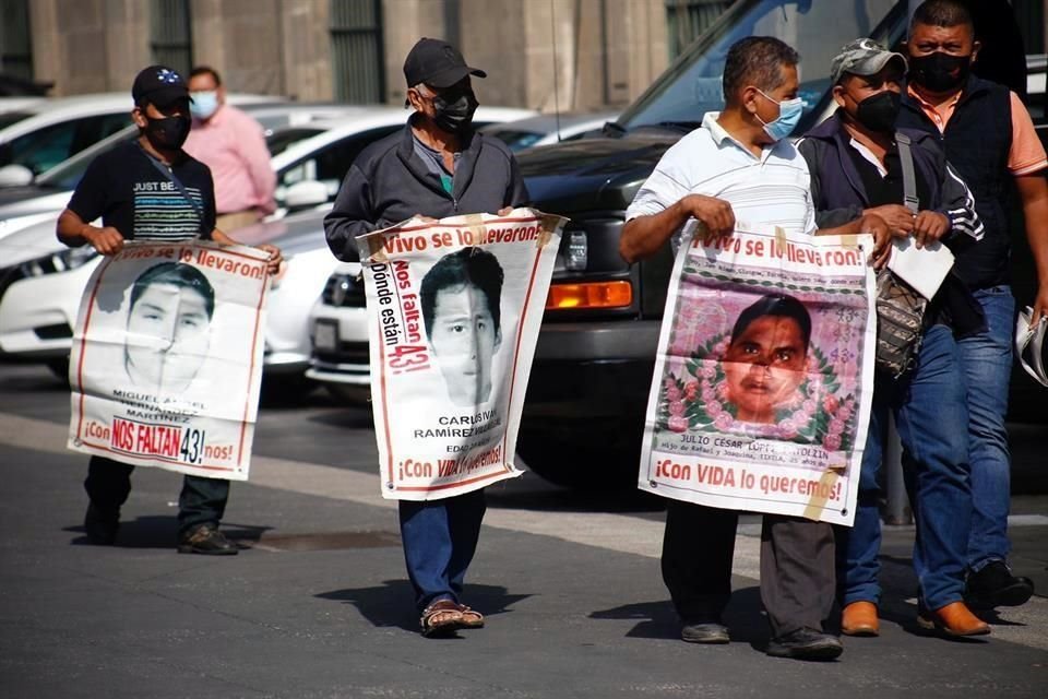 24 DE SEPTIEMBRE DE 2021.-'No es justo que todavía estemos aquí. La Fiscalía General de la República sigue echada', reclamaron padres al Presidente López Obrador en reunión en Palacio Nacional.