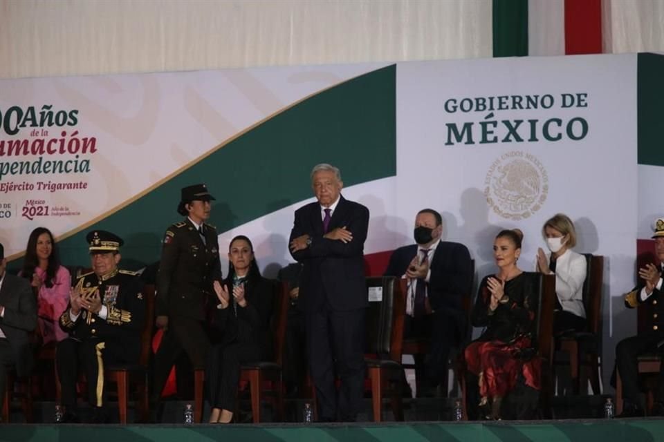 El Presidente AMLO encabeza la ceremonia conmemorativa de los 200 años de la Consumación de la Independencia, en el Zócalo capitalino.