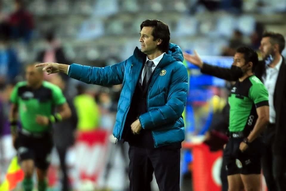 Solari no se siente contento con el accionar de la defensa del América.