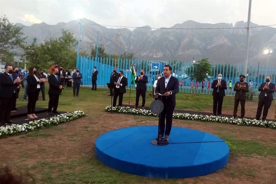 Jesús Nava rindió protesta como Alcalde de Santa Catarina en un parque lineal de la Colonia Puerta Mitras.
