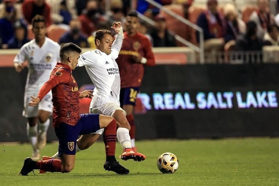 Chicharito anotó su gol 12 de la temporada, pero el Galaxy no la pasa bien en la MLS.