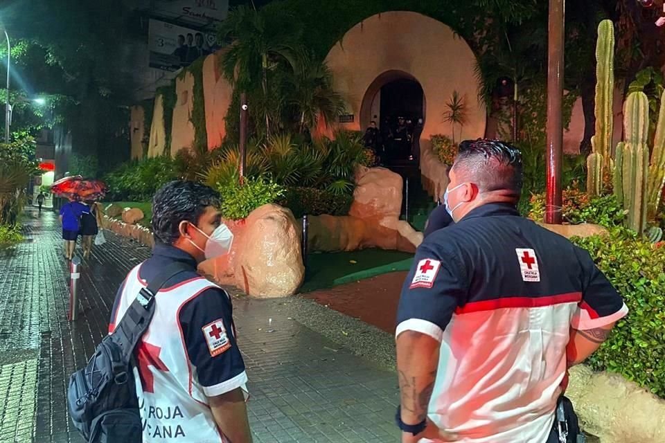 Dirigente de empresarios de Acapulco dijo que sujetos armados golpearon anoche a un vigilante e ingresaron al Baby'O y le prendieron fuego.