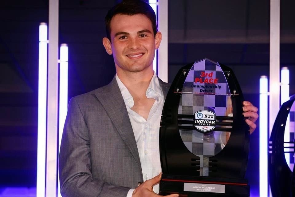 Patricio O'Ward estuvo entre los premiados de la IndyCar.