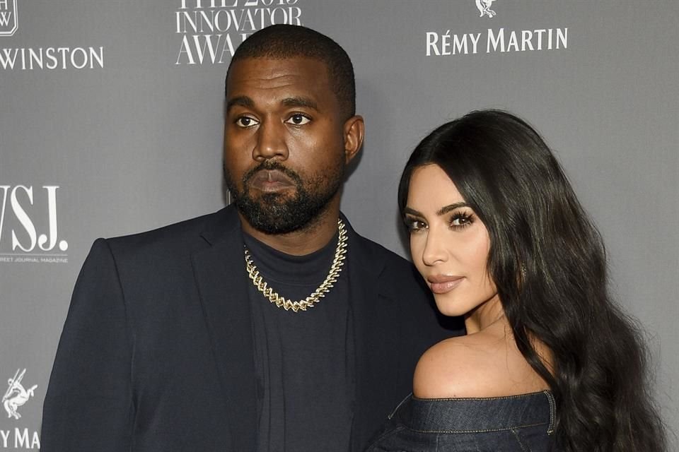 Kanye West y Kim Kardashian acordaron la custodia compartida de sus hijos y que no pedirían manutención el uno al otro.