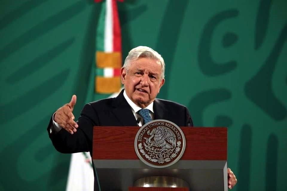 AMLO señaló que fue un atentado contra la democracia que INE ratificara quitar candidaturas a Félix Salgado y Raúl Morón.