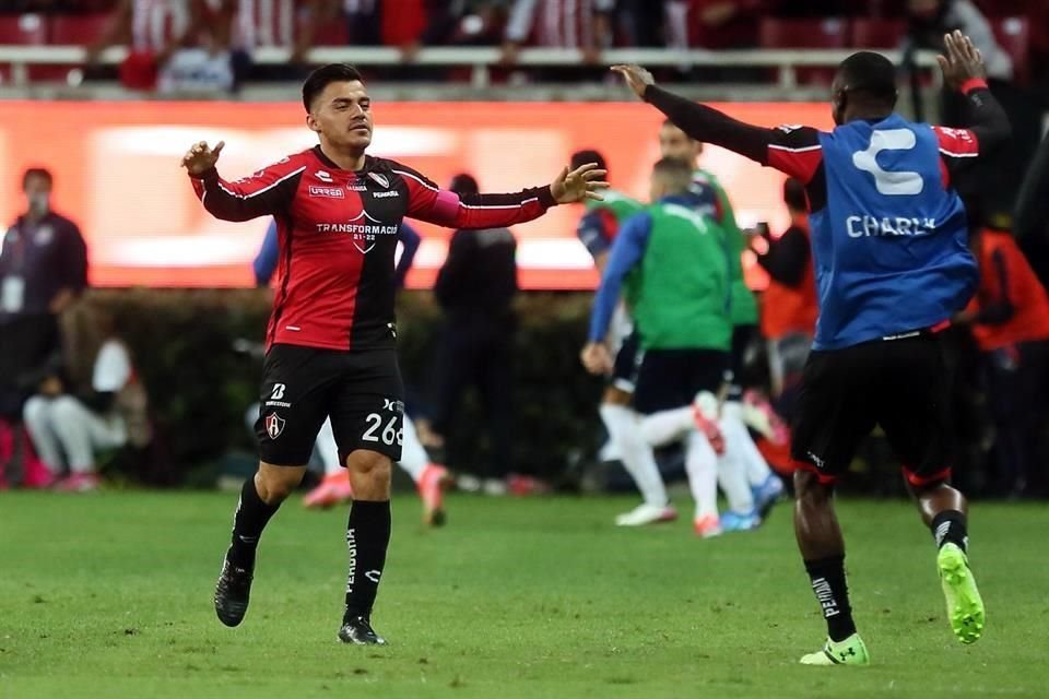 Aldo Rocha marcó el tanto que le dio la victoria a los rojinegros en el Clásico Tapatío.