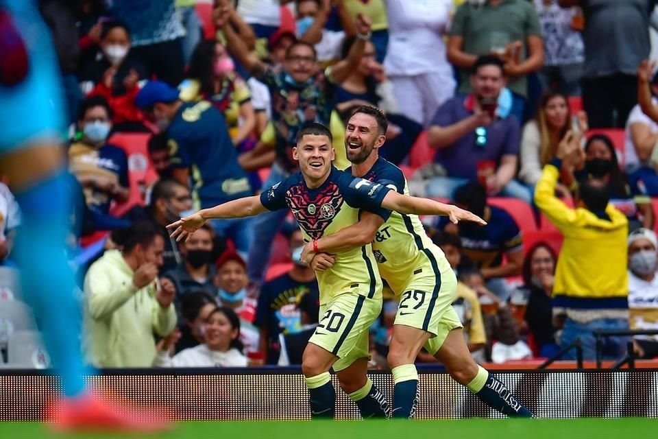 Richard Sánchez se lució con un golazo para la victoria azulcrema.