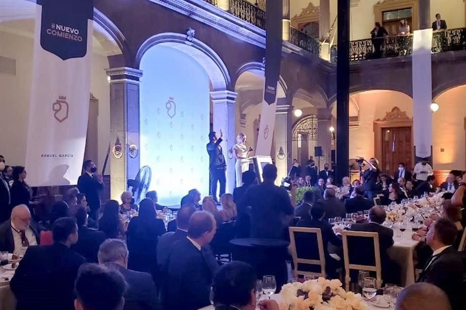 García tuvo anoche una cena en Palacio de Gobierno.