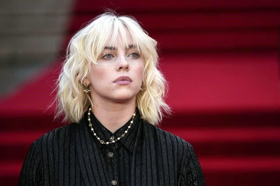 Billie Eilish, a sus 20 años, se convirtió en la solista más joven en la historia en encabezar el cartel del Festival Glastonbury de 2022.