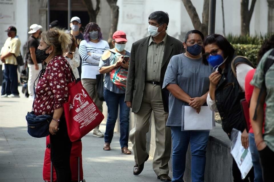 Más de la mitad de los socios de la Coparmex han tenido algún problema al realizar trámites gubernamentales en el último año.