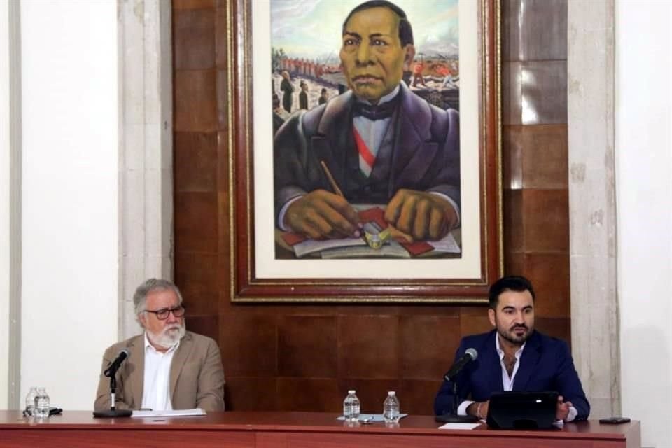 El subsecretario Alejandro Encinas y Enrique Irazoque en la presentación del informe.