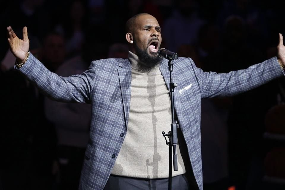 Los canales oficiales de R. Kelly en YouTube quedaron suspendidos luego de que al famoso lo declararan culpable de tráfico sexual y crimen organizado.