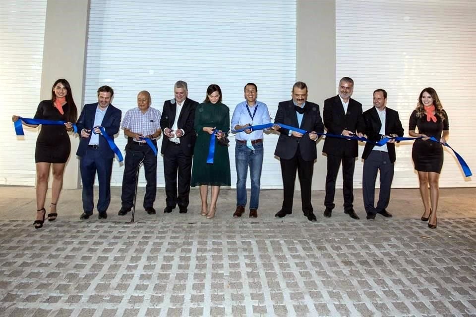 Lic. Miguel Albuerne Benavides, Sr. Cándido Pérez, Ing. Eduardo Alonzo, Lic. Nakary Silva, Dr. Daniel Carrillo Martínez, CP. Hugo Veytia, Ing. Maximiliano de la Fuente y Lic. Adrián Albuerne Benavide