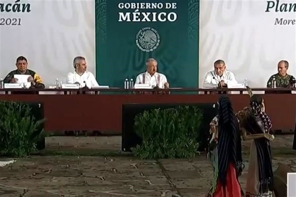 El Presidente encargó al Gobernador Ramírez Bedolla operar los programas sociales de la 4T en Michoacán.