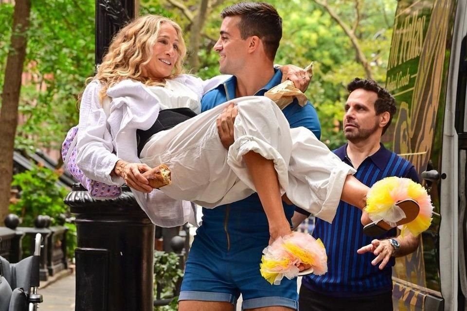 Thomas Canestraro fue tendencia por unas fotos donde se le ve cargando a Sarah Jessica Parker durante el rodaje de 'Sex and the City'.