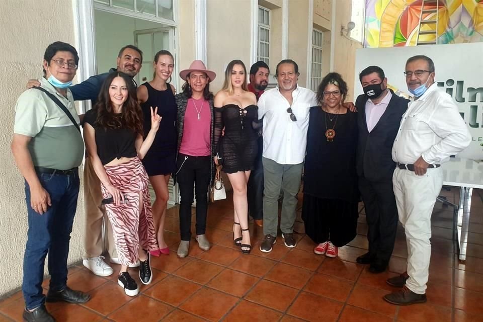 Organizadores y participantes de la Gran Fiesta de Cine Mexicano.