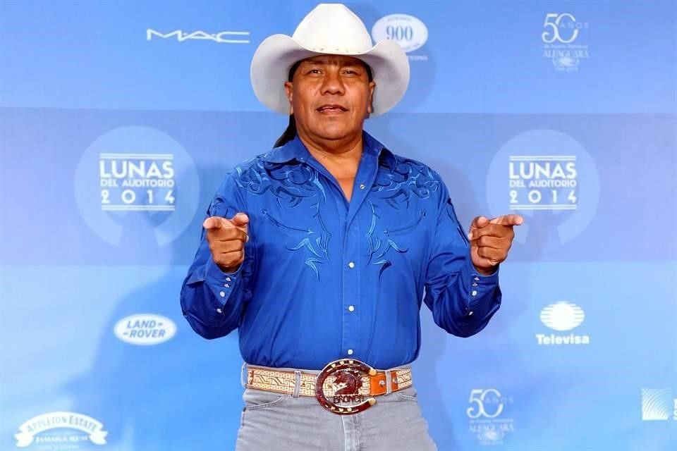 El líder de Bronco Lupe Esparza dio positivo a Covid-19; suspende conciertos en Estados Unidos.