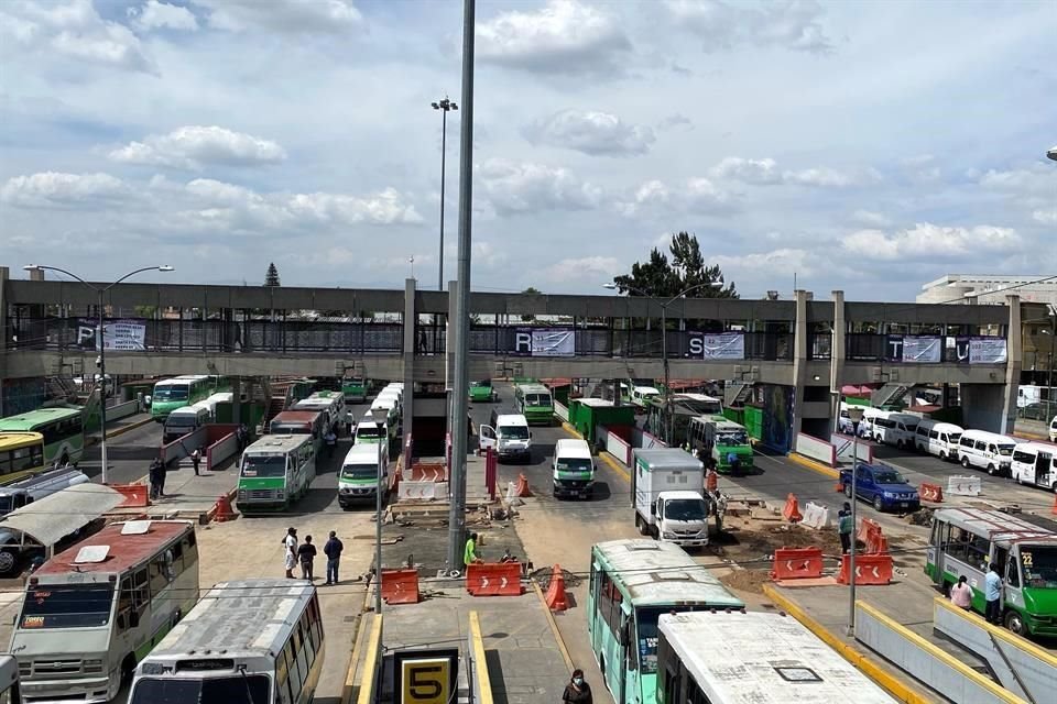 Andenes del Cetram Pantitlán seguían funcionando el fin de semana, pero solo para el paso de unidades y no para estacionamiento.