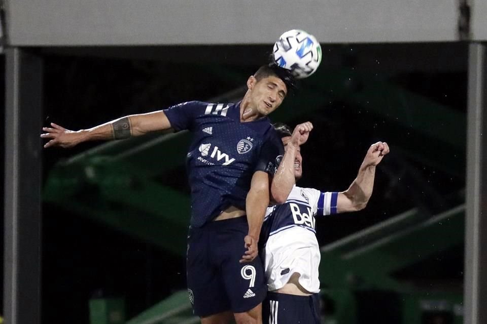 Alan Pulido va por su segunda temporada en la MLS.