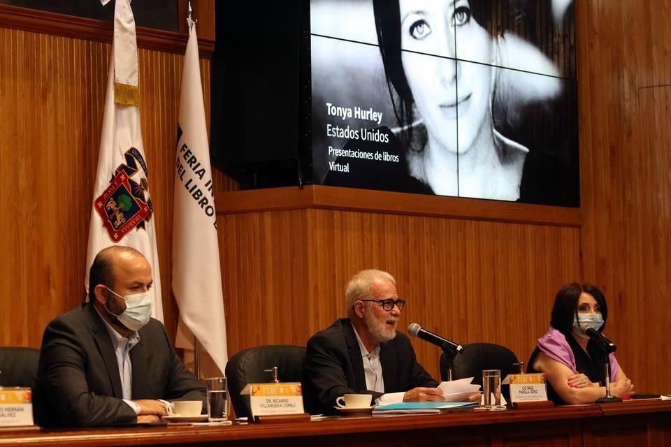 Ricardo Villanueva, Raúl Padilla y Marisol Schultz, durante la presentación del programa de la FIL 2021.