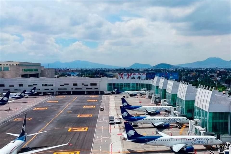 En los primeros 10 meses del año, el AICM trasladó 40 millones 47 mil 557 viajeros.