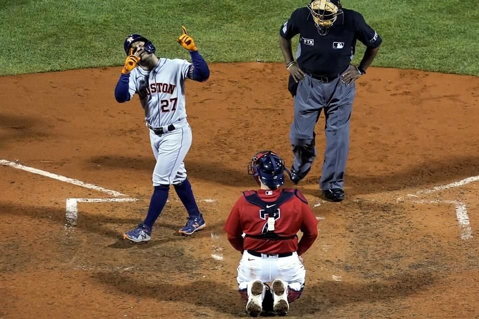 José Altuve inició la fiesta de la resurrección con jonrón en la octava.