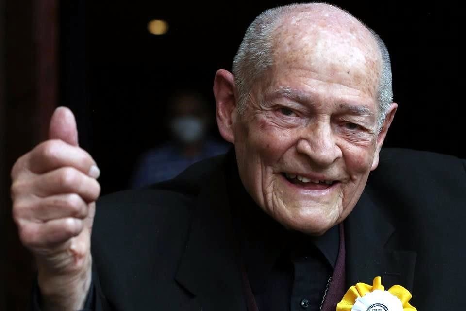 Fray Gabriel Chávez de la Mora, creador de arquitectura religiosa, recibió uno de los premios a la Trayectoria Profesional.