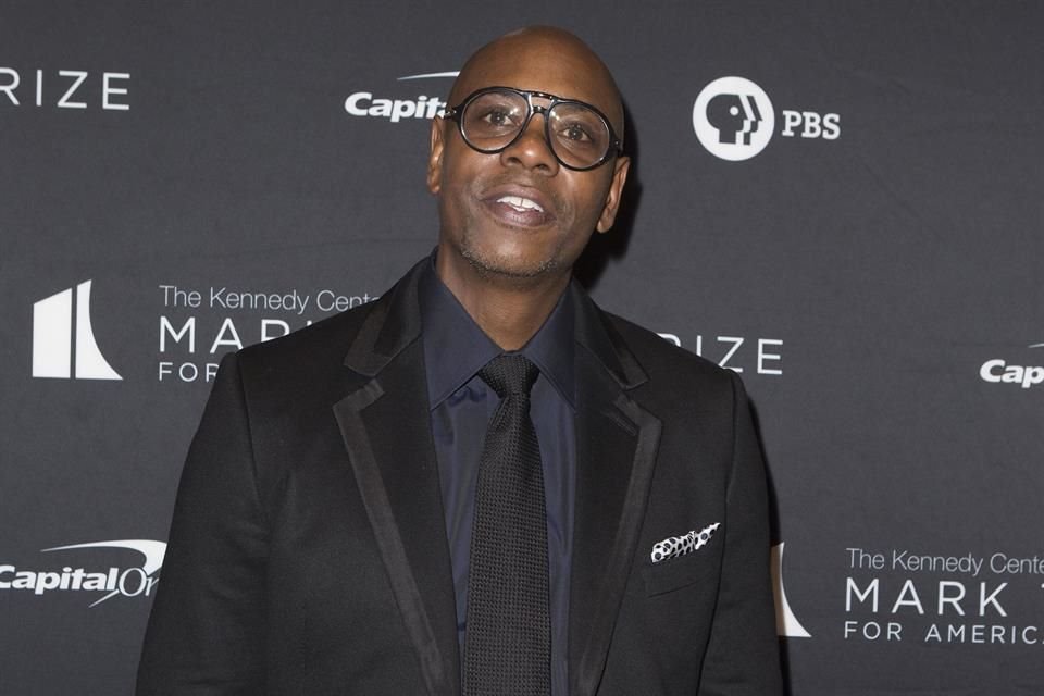 Dave Chappelle está dispuesto a dialogar con los empleados de Netflix que lo han criticado de transfobia por su especial 'The Closer'.