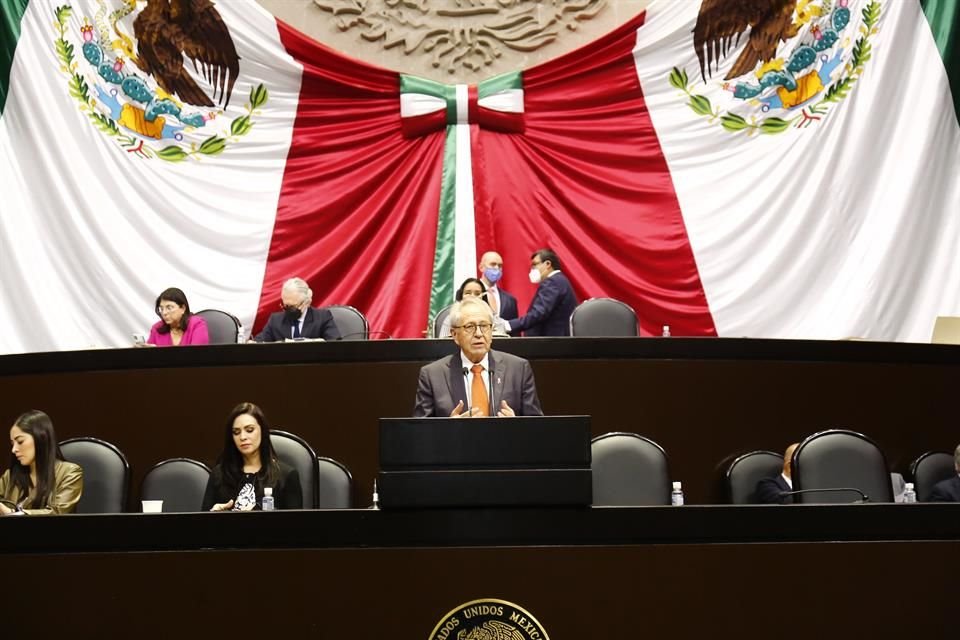 Titular de Ssa anunció que analizan la creación de un sistema nacional de distribución de medicamentos, para erradicar deficiencias.