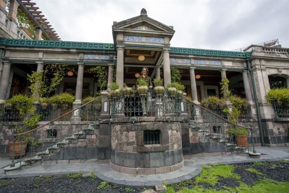 La Casa Rivas Mercado se ubica en Héroes 45, en la Colonia Guerrero.