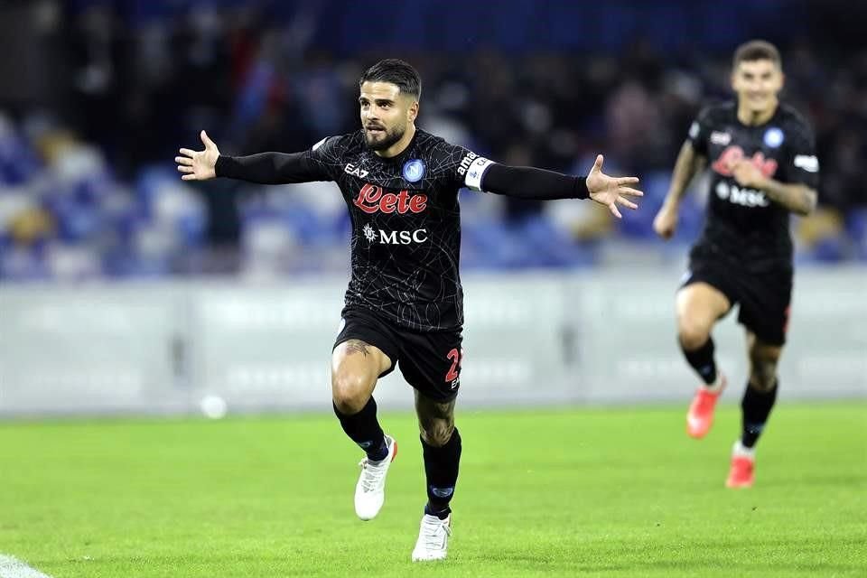 Lorenzo Insigne marcó en dos ocasiones por la vía del penal.