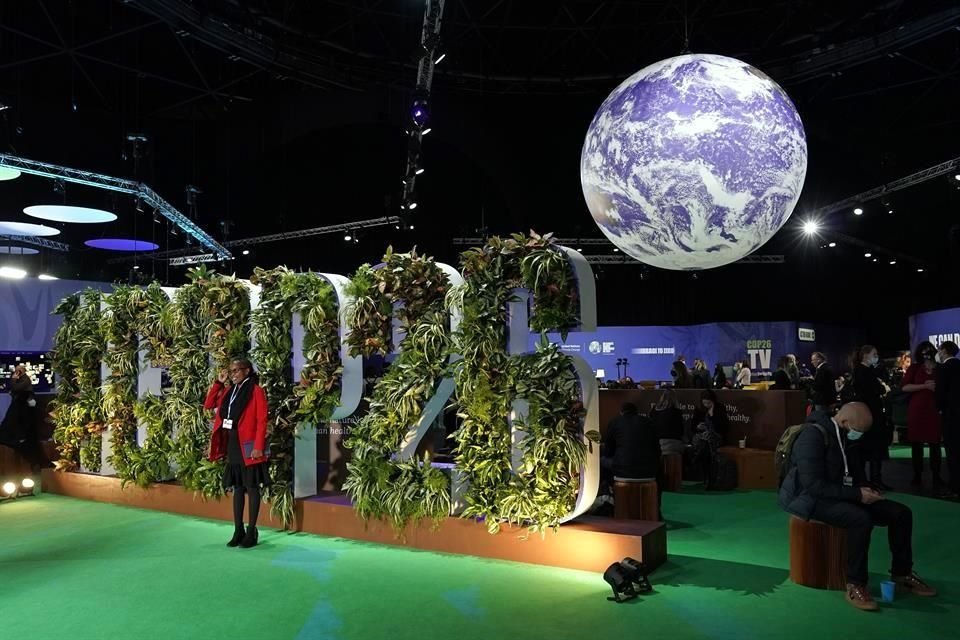 Gobiernos y grandes inversionistas anunciaron nuevas medidas para dedicar billones de dólares a frenar el calentamiento global en la COP26.