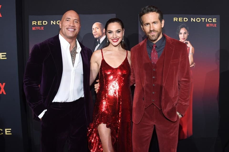 Johnson se unió a Gal Gadot, y Ryan Reynolds, sus coestrellas en 'Red Notice', para la presentación del filme.