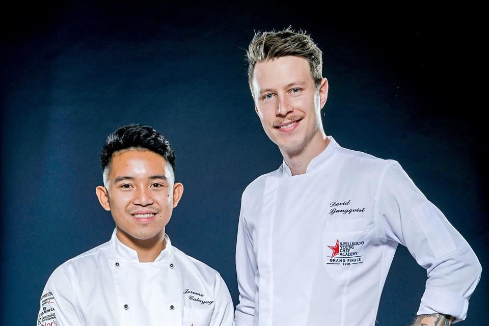 Jerome Ianmark Calayag junto a su mentor David Ljungqvist.